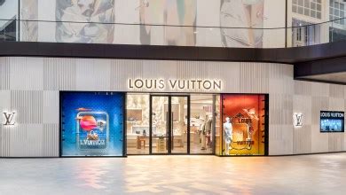 montreal louis vuitton vente|louis vuitton montreal royalmount.